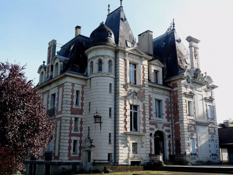 Замок в Сен-Бьез-ан-Белен
