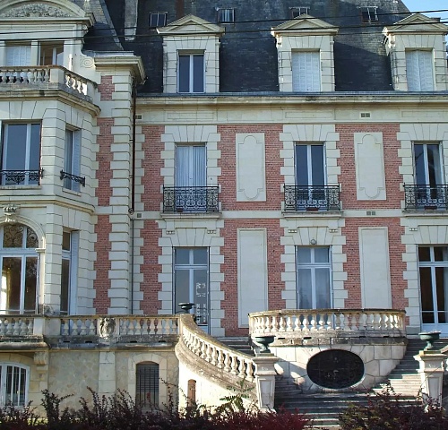 Замок в Сен-Бьез-ан-Белен